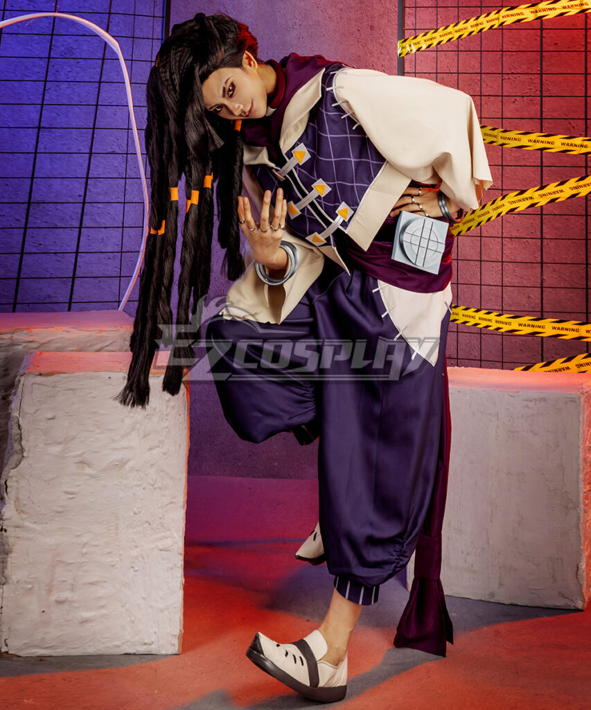 Jabber Wonger cosplay costume fitting guide showing front view of model wearing men's size M with purple jacket and accessories on stage